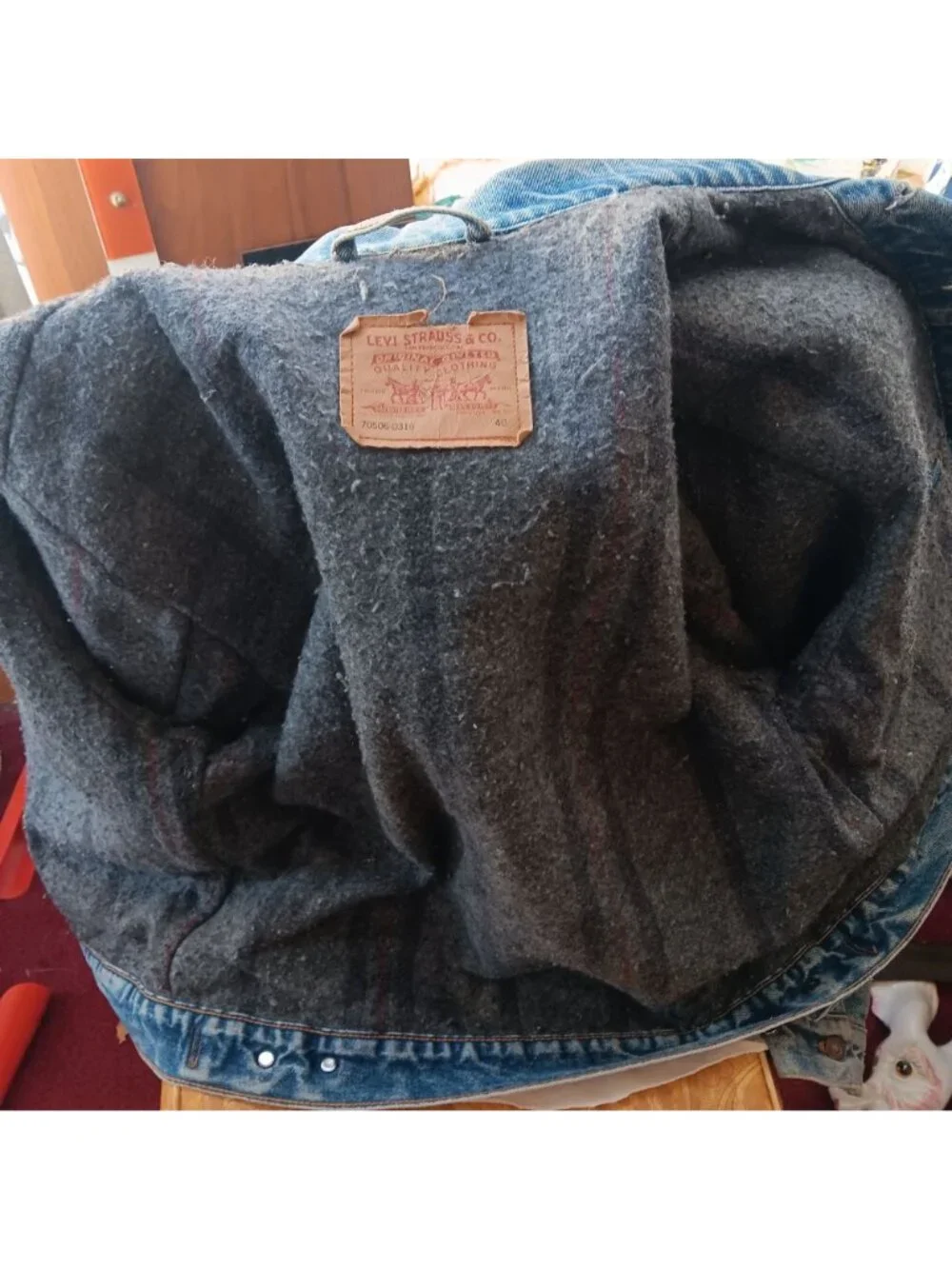 True Vintage Medium 1990's Levis Denim Trucker Jacket Tiger Blanket 70506-0316 - Picture 10 of 12